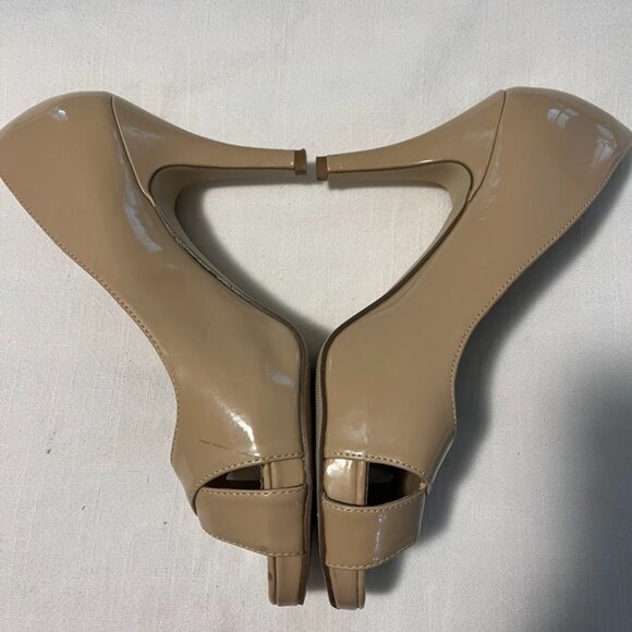 Madden Girl tan patent leather peep toe heels - Picture 4 of 6